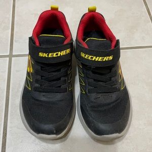 Skechers boy black sneakers size 13
